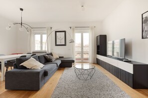 Living area - Bright, brand new Apartment- Milano Centrale (Milano)