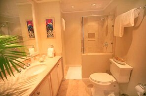 Bathroom - Beach Walk Villa 3 (Cas-en-Bas)