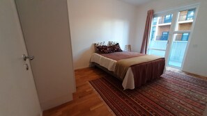 3 bedrooms, desk, iron/ironing board, free WiFi - Stockholm Stylish, Lovely, Amazing & Modern Apartment +Balcony +Patio +BBQ +Park (Stockholms län)