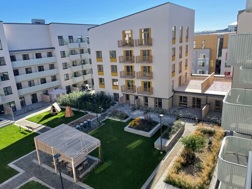 Stockholm Stylish, Lovely, Amazing & Modern Apartment +Balcony +Patio +BBQ +Park