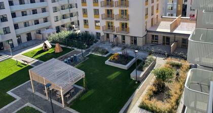 Stockholm Stylish, Lovely, Amazing & Modern Apartment +Balcony +Patio +BBQ +Park