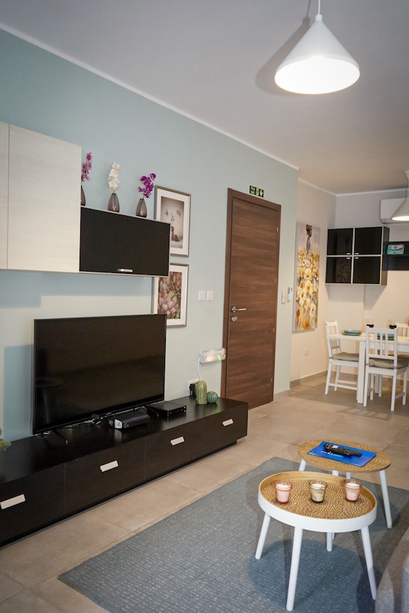 Convenient Central 3br Apt Near Bus Terminus - Malta