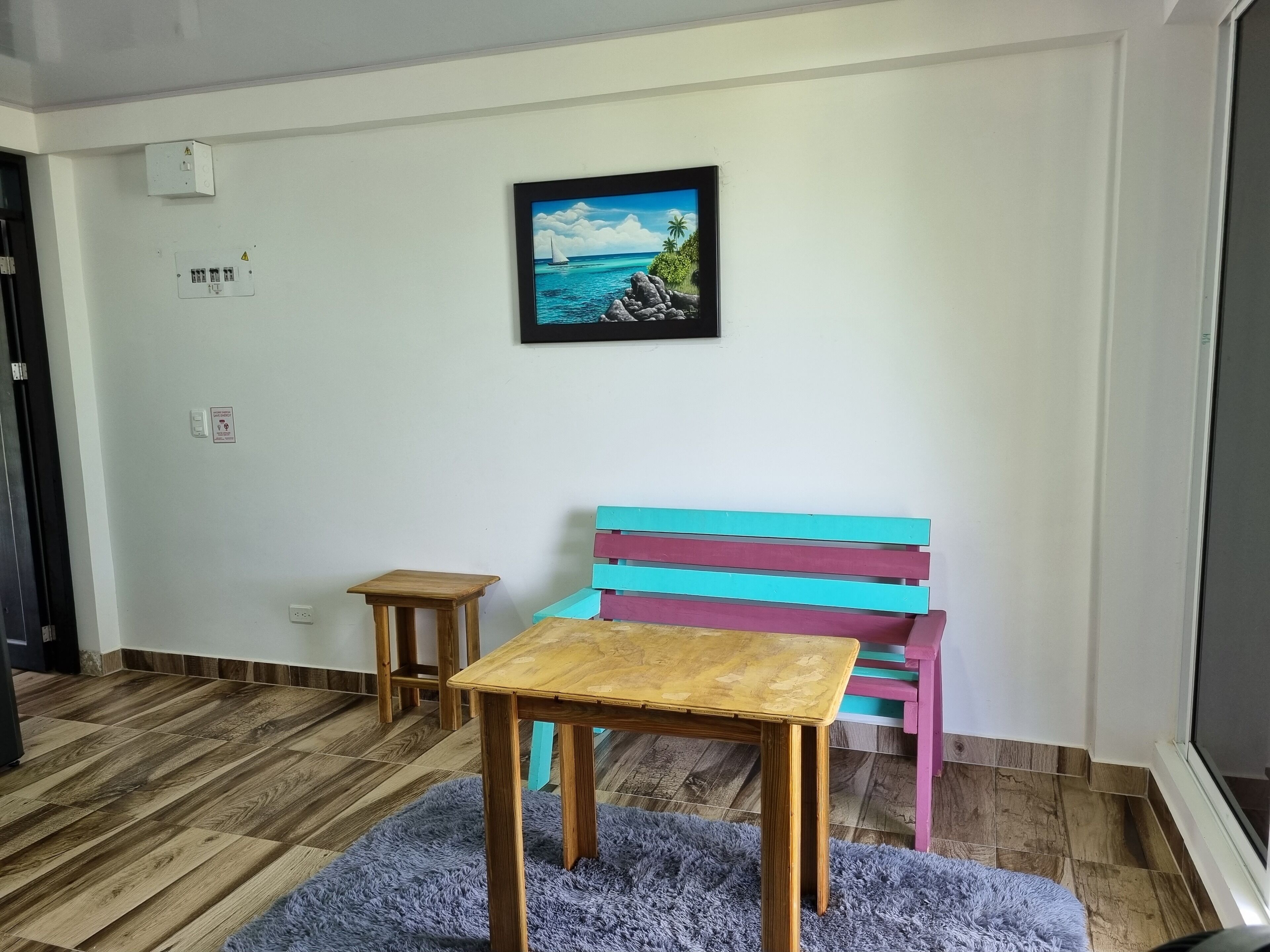 Superior-Loft | Wohnbereich | 32-Zoll-LED-Fernseher mit Kabelempfang