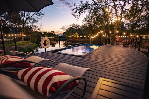 Lakeside South at Live Oak Lake - Modern Cabin