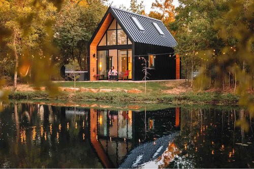 Lakeside South at Live Oak Lake - Modern Cabin