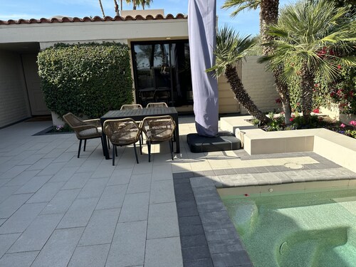 Brand new Indian Wells remodel 2022! Hot tub and swim pool 10' from back door.