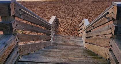 Stunning Art Studio at the Beach!