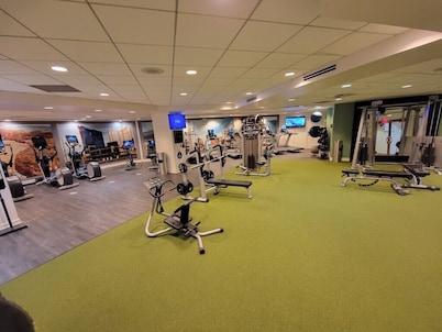 Las Vegas | Pool & Strip Access | Urban Comfort Stay