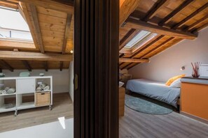 2 bedrooms - Penthouse 4 Min to Arena inside fortress wall! (Verona)