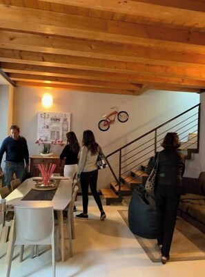 Interior - Penthouse 4 Min to Arena inside fortress wall! (Verona)