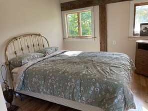 1 bedroom, bed sheets