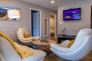 2 chambres, fer et planche à repasser, lit parapluie, Wi-Fi gratuit