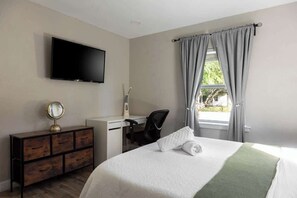 2 bedrooms, iron/ironing board, free WiFi, bed sheets - Tropical Retreat / Close to Hard Rock and Beach (Fort Lauderdale)