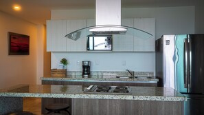 家庭公寓 | 私人厨房 | 大冰箱、微波炉、烤箱、炉灶