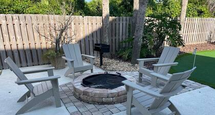 Captain's Oasis: Ocean View, Heated Pool, Putting Green, Walk to the Beach!
