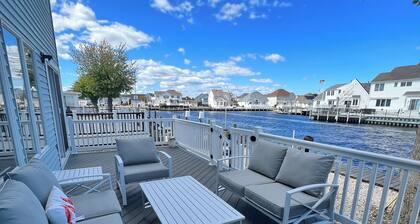 Steps from the beach! Come sail away!