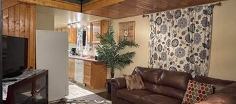 Sled Dog Cabin: Family, Pet Friendly Quiet Home in Wasilla