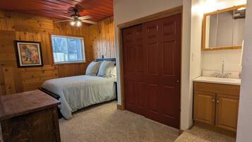 1 chambre, fer et planche Ă repasser, Wi-Fi gratuit, draps fournis