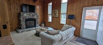 Annie Oakley's Outpost - Large 1-Bedroom in the Heart of Challis