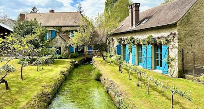 Romantic Mill for 20 guests 1 hr from Paris. Gym. Jacuzzi. Privacy, Art Retreats