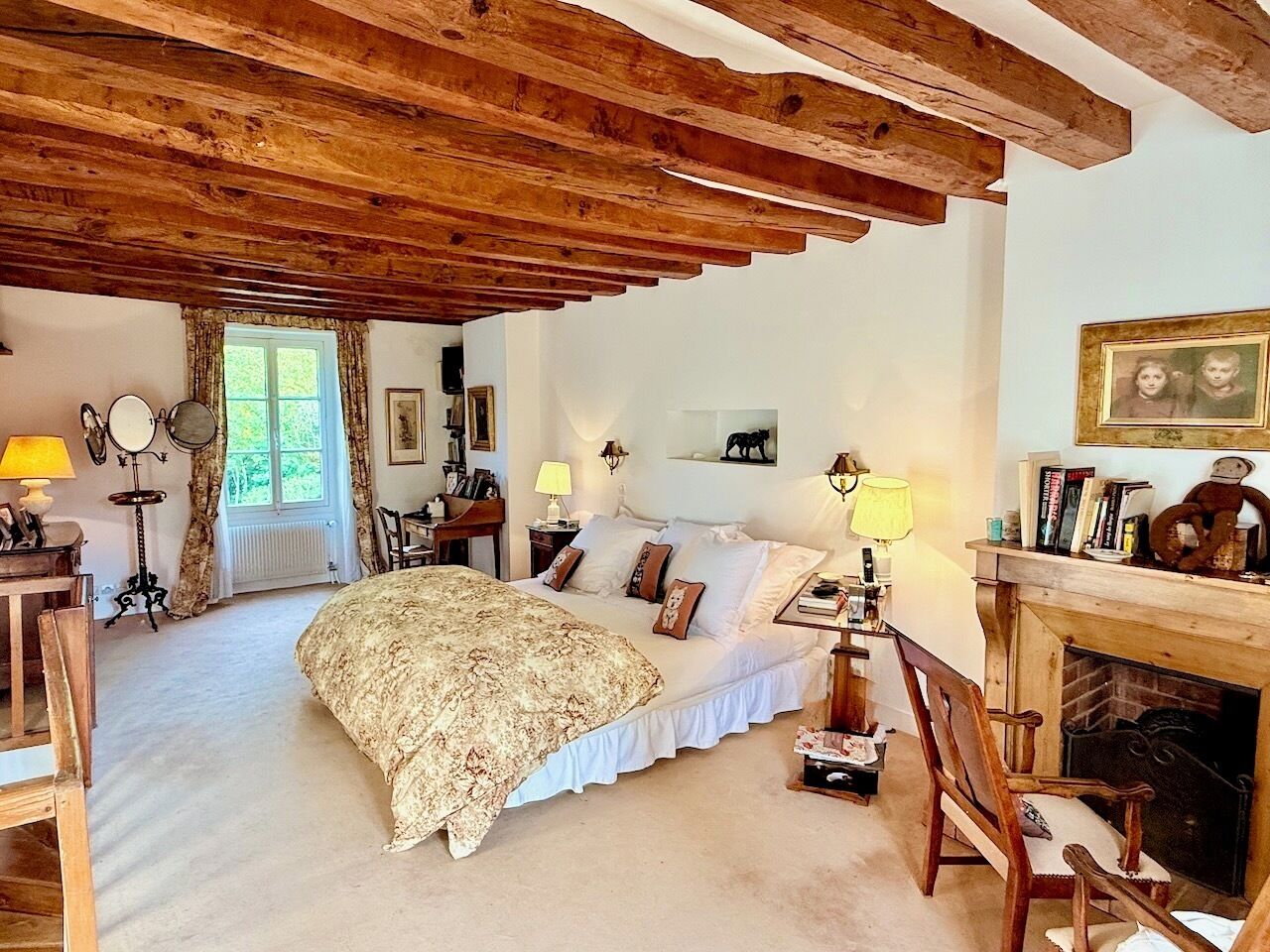 11 bedrooms, iron/ironing board, free WiFi, bed sheets