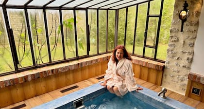 Romantic Mill, 20 guests: 1 hour from Paris! Elegant retreats. Jacuzzi. Gym Art!