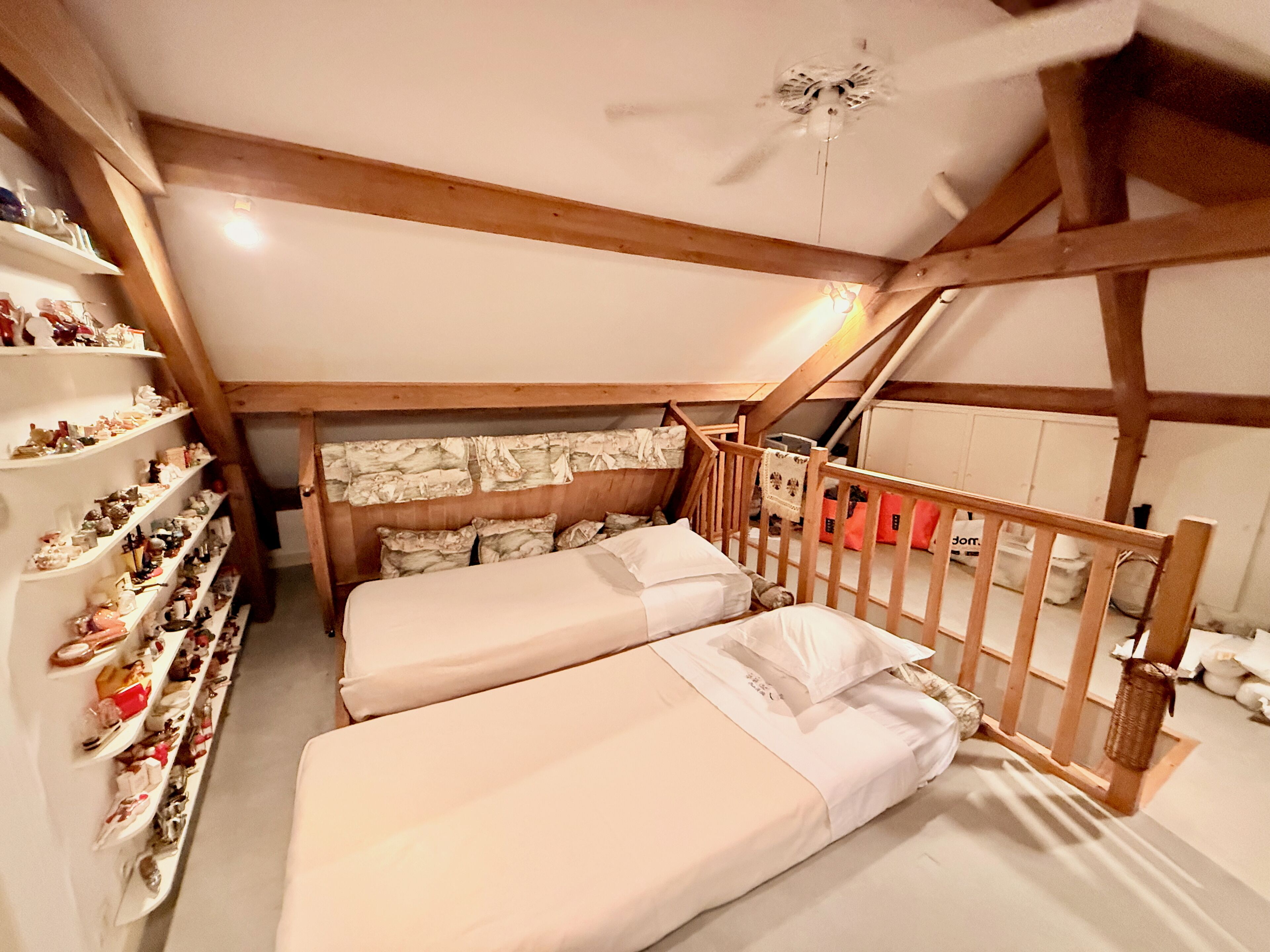 8 chambres, fer et planche à repasser, Wi-Fi, draps fournis