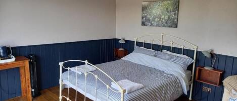 Classic Double Room, Ensuite, Marina View | 1 bedroom, free WiFi, bed sheets