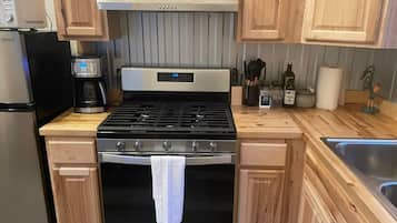 Cookware/dishes/utensils