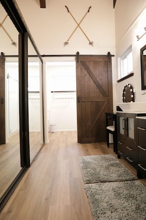 Interior - N. Bay Hideaway! Dog Friendly Home W/ Hot Tub, Fire Pit, BBQ & Game Room (Lake Arrowhead)