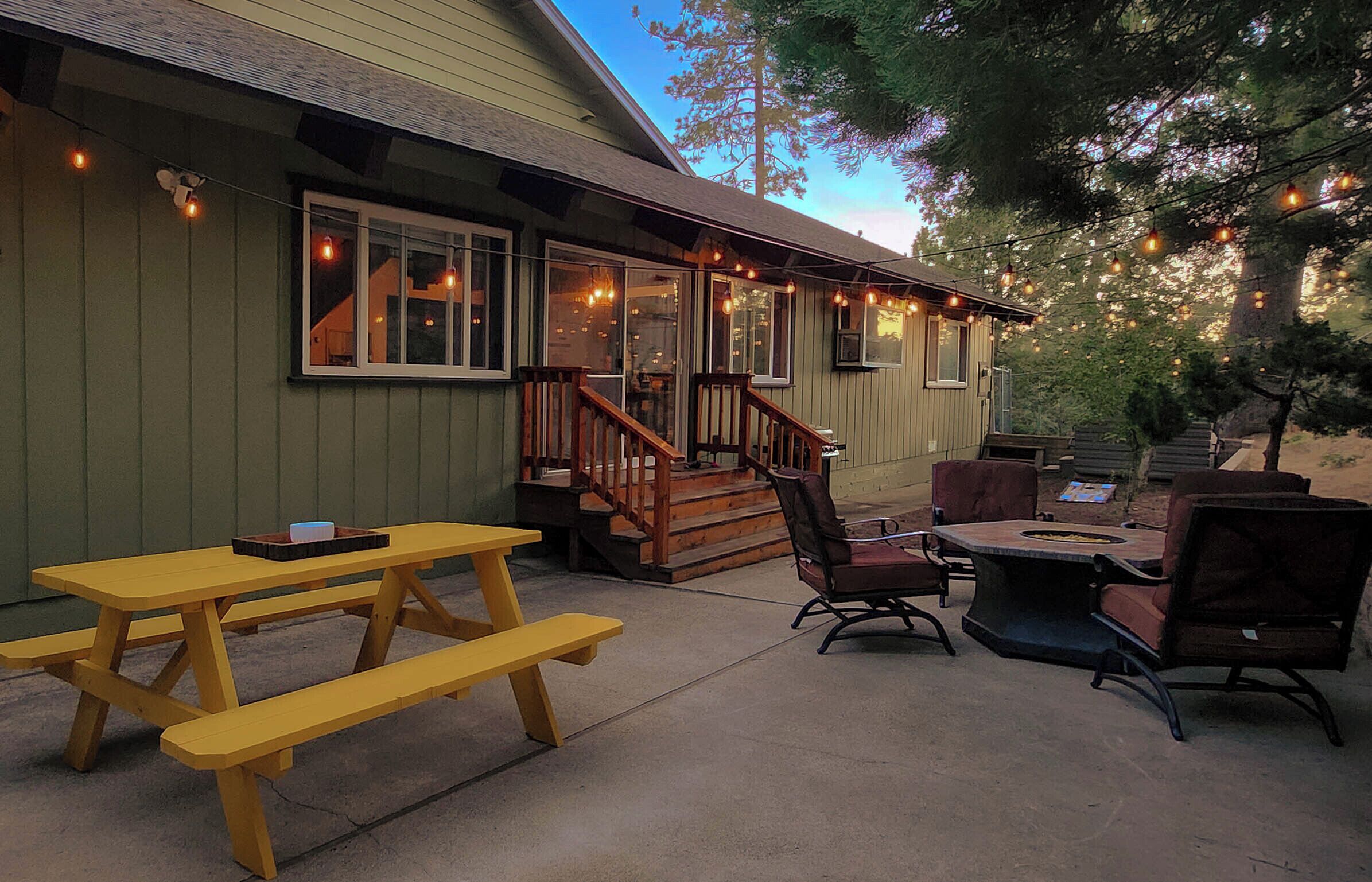 N. Bay Hideaway! Dog Friendly Home W/ Hot Tub, Fire Pit, BBQ & Game Room