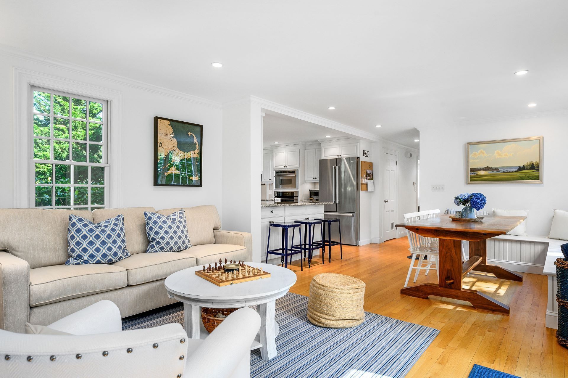 Close to beautiful Dowses beach, central AC, and pet friendly!