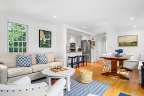 Televisión y monitor de computadora