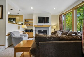 Unclassified image, 4 of 39, button - 2 bedroom Ski-in condo with pool, hot tub, and EV chargers (Killington)