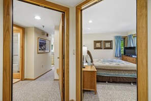 Unclassified image, 5 of 39, button - 2 bedroom Ski-in condo with pool, hot tub, and EV chargers (Killington)