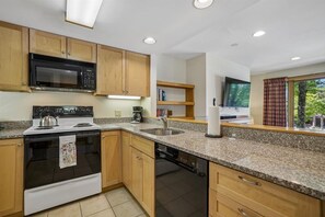 Unclassified image, 3 of 39, button - 2 bedroom Ski-in condo with pool, hot tub, and EV chargers (Killington)