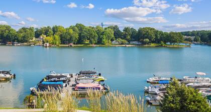 Point of View by SoCharm | Luxury Lakefront Condo | Deck | Sleep 6