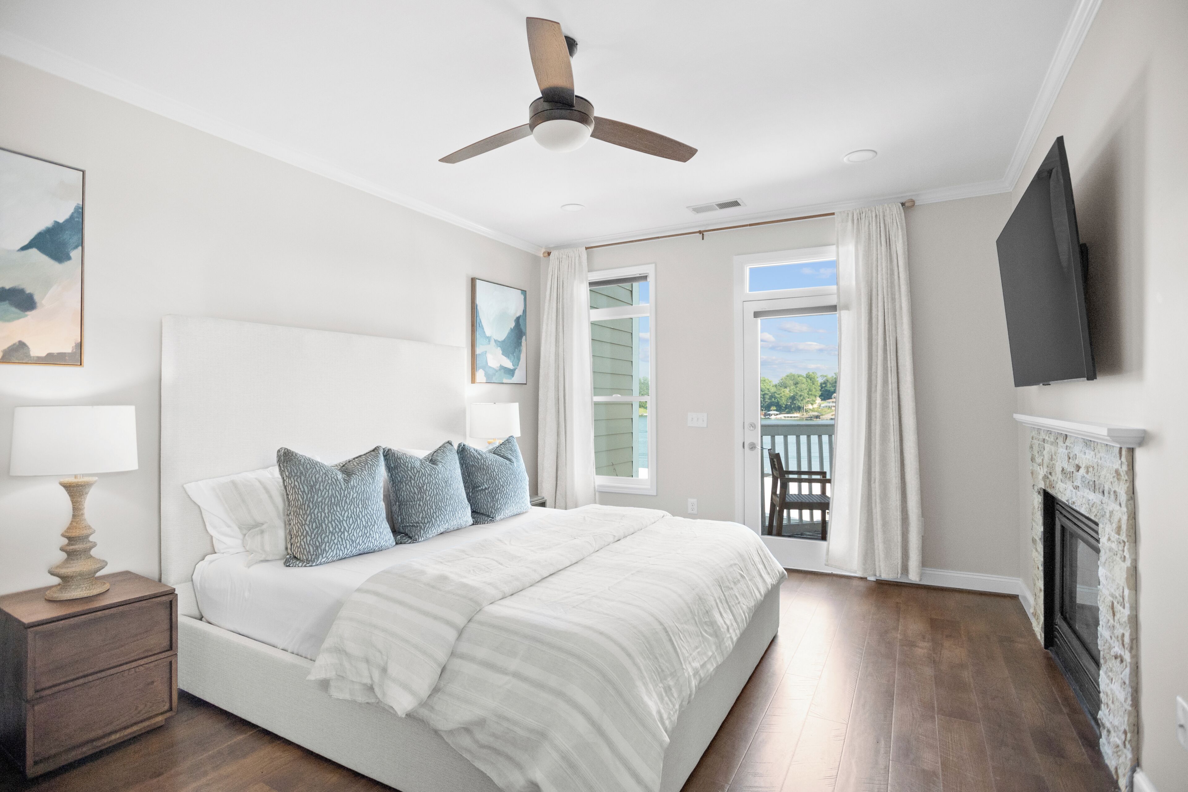 3 chambres, fer et planche à repasser, Wi-Fi, draps fournis