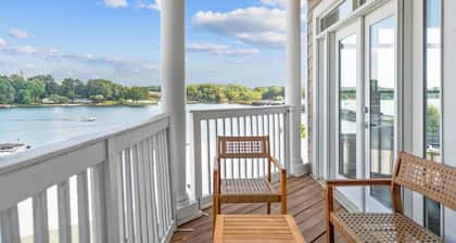 Point of View by SoCharm | Luxury Lakefront Condo