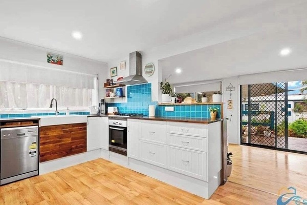 Fridge, oven, stovetop, toaster