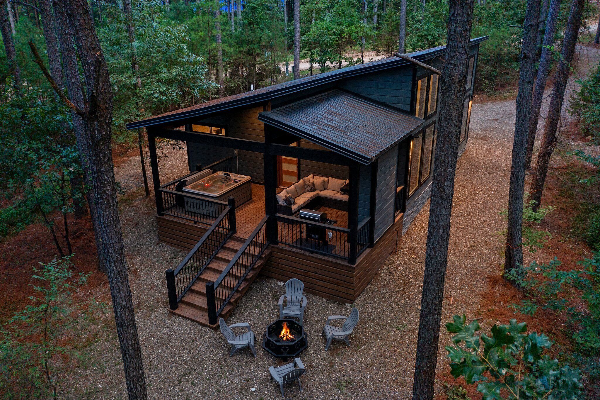 Lilly's Luxury Retreat W/ Hot Tub, Fireplace, Games