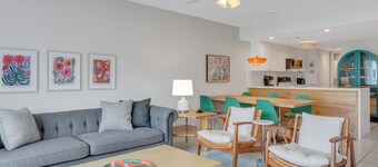 Modern Beach Condo, Heated Pool Access