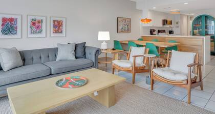 Modern Beach Condo, Heated Pool Access