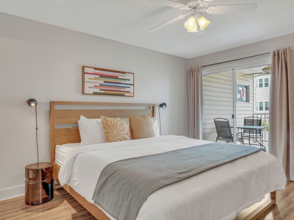 3 bedrooms, iron/ironing board, WiFi, bed sheets - Modern Beach Condo, Heated Pool Access (Tybee Island)