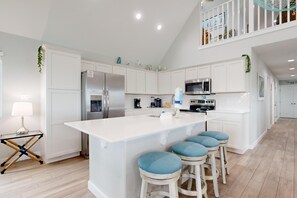 Fridge, microwave, oven, stovetop - Private Pool, Beautiful Views, Pet Friendly (Port Aransas)