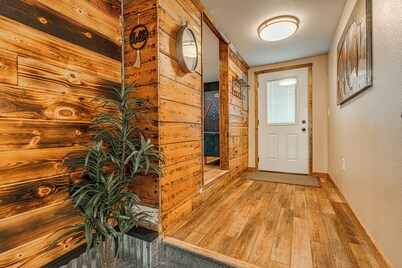 Country Living with Modern Amenities and Hot Tub