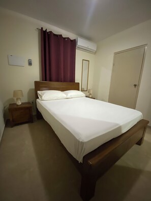 1 soverom, strykejern/-brett, wi-fi (inkludert) og sengetøy