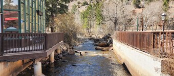 Riverfront Pool Motel, Views 1Q-1F