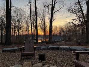 Property grounds - Calm Water Cabin Lake Anna (Orange)