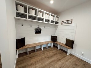 Interior - Good Land Acres, Newly built - Minutes from the Ark  (Dry Ridge)